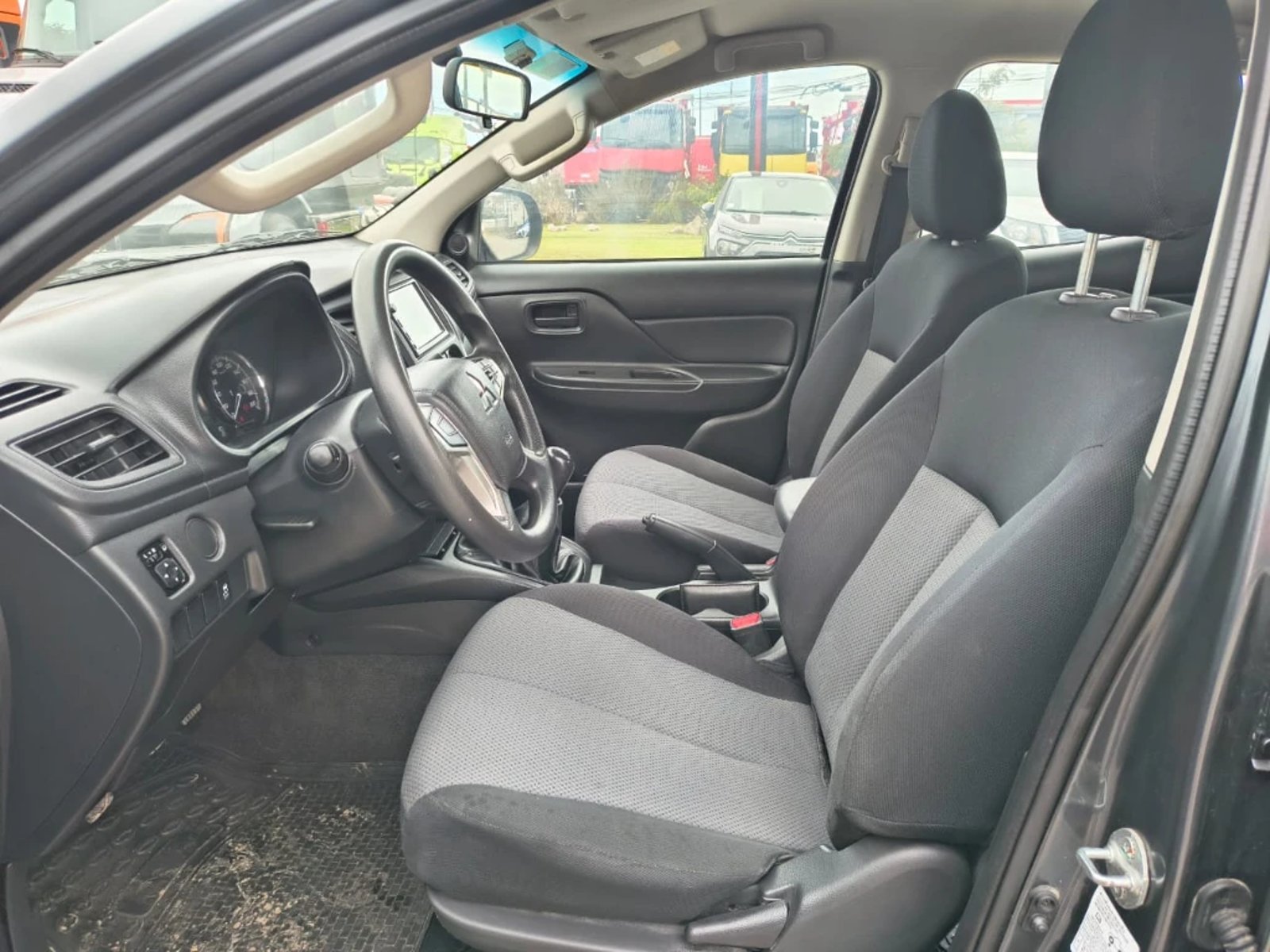 Mitsubishi L200 2023 - Imagen 12 de 20