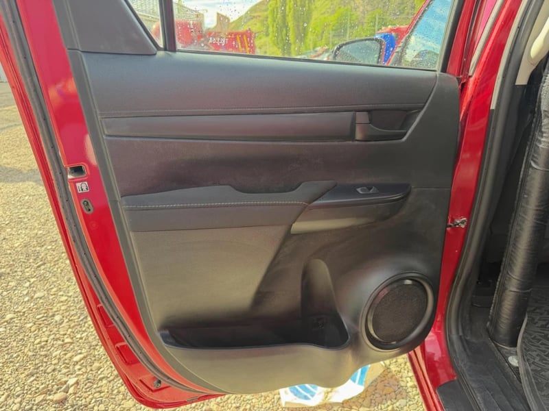 Toyota Hilux 2024 - Imagen 16 de 19