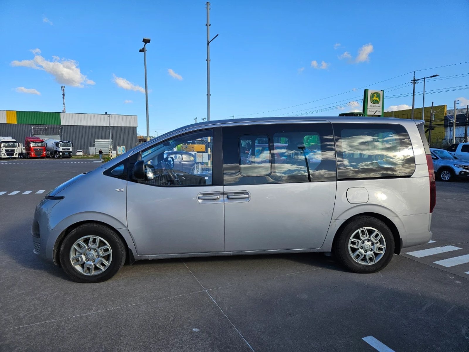 Hyundai Staria 2024 - Imagen 10 de 20
