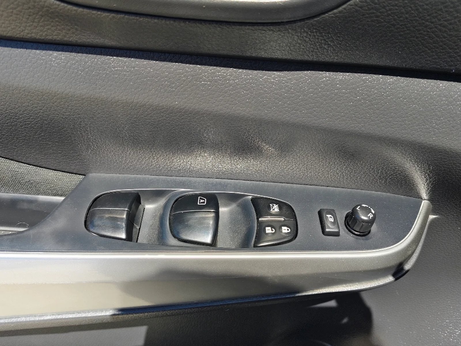 NISSAN NAVARA 2023 - Imagen 13 de 20
