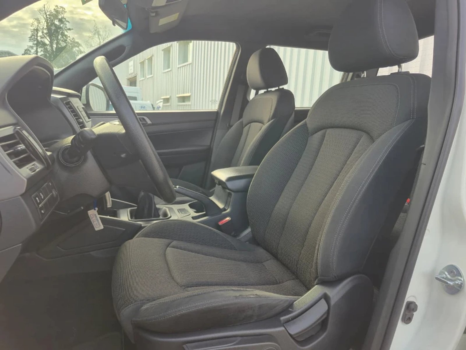 SsangYong Grand musso 2023 - Imagen 13 de 20