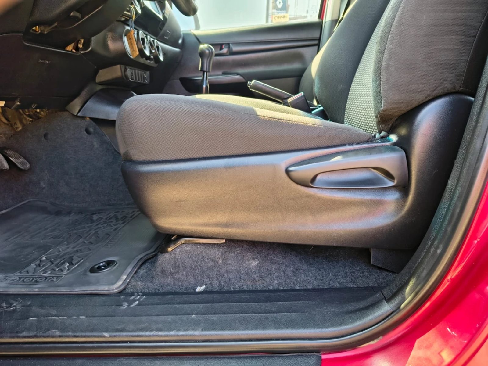 TOYOTA HILUX 2022 - Imagen 13 de 20