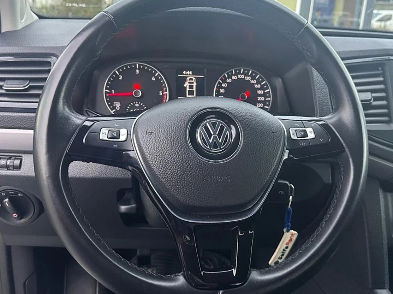 VOLKSWAGEN AMAROK 2023 - Imagen 16 de 20