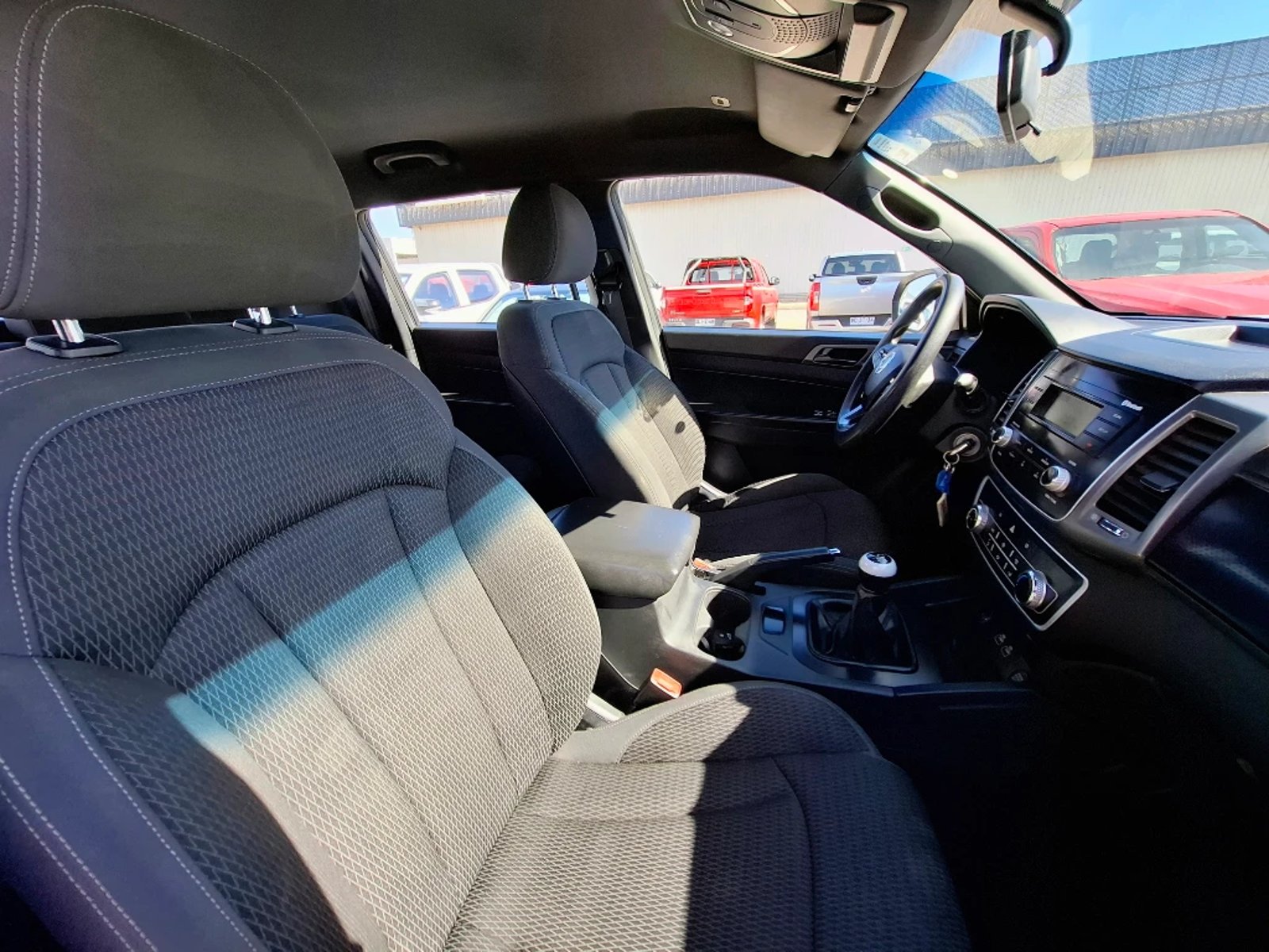 SsangYong Grand musso 2023 - Imagen 19 de 20