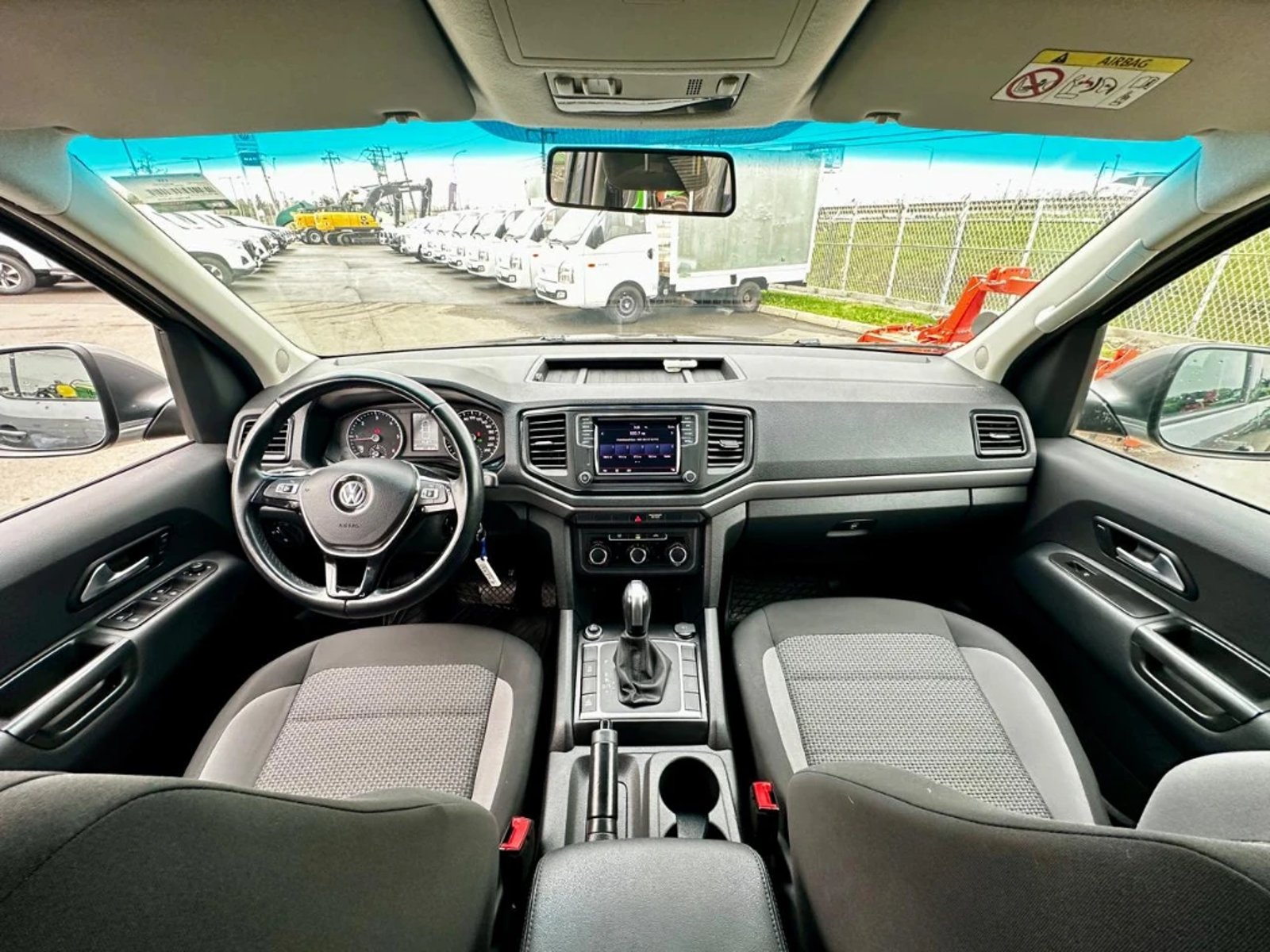 VOLKSWAGEN AMAROK 2023 - Imagen 16 de 20