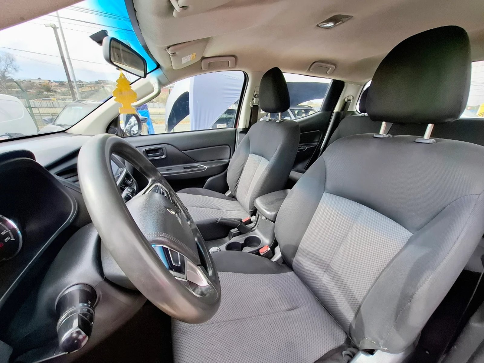 MITSUBISHI L200 2022 - Imagen 11 de 20