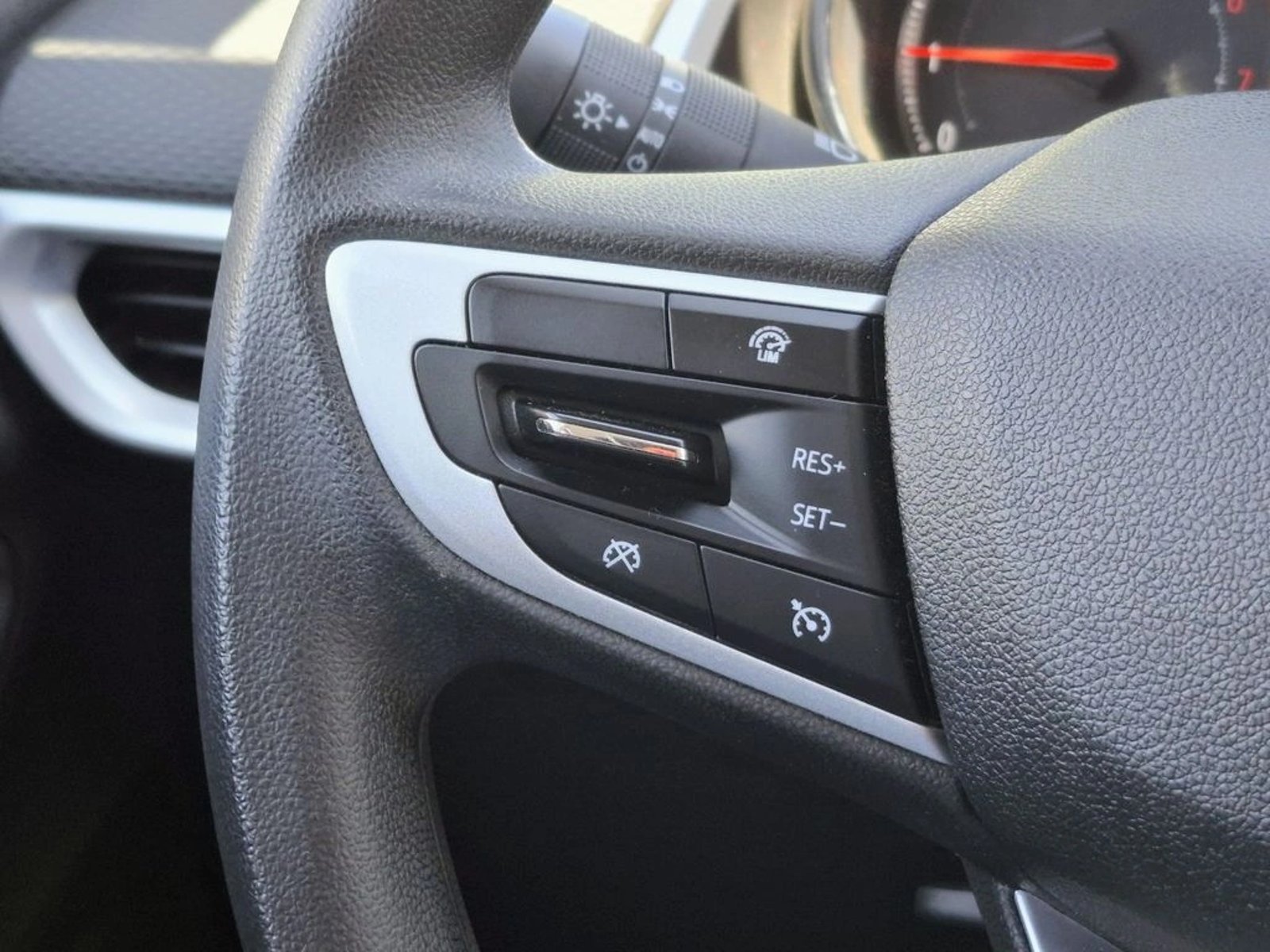 CHEVROLET TRACKER 2023 - Imagen 16 de 20