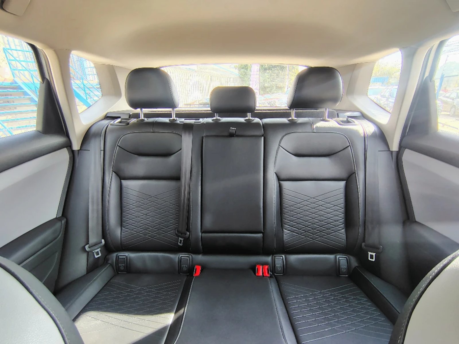 VOLKSWAGEN TAOS 2023 - Imagen 19 de 20