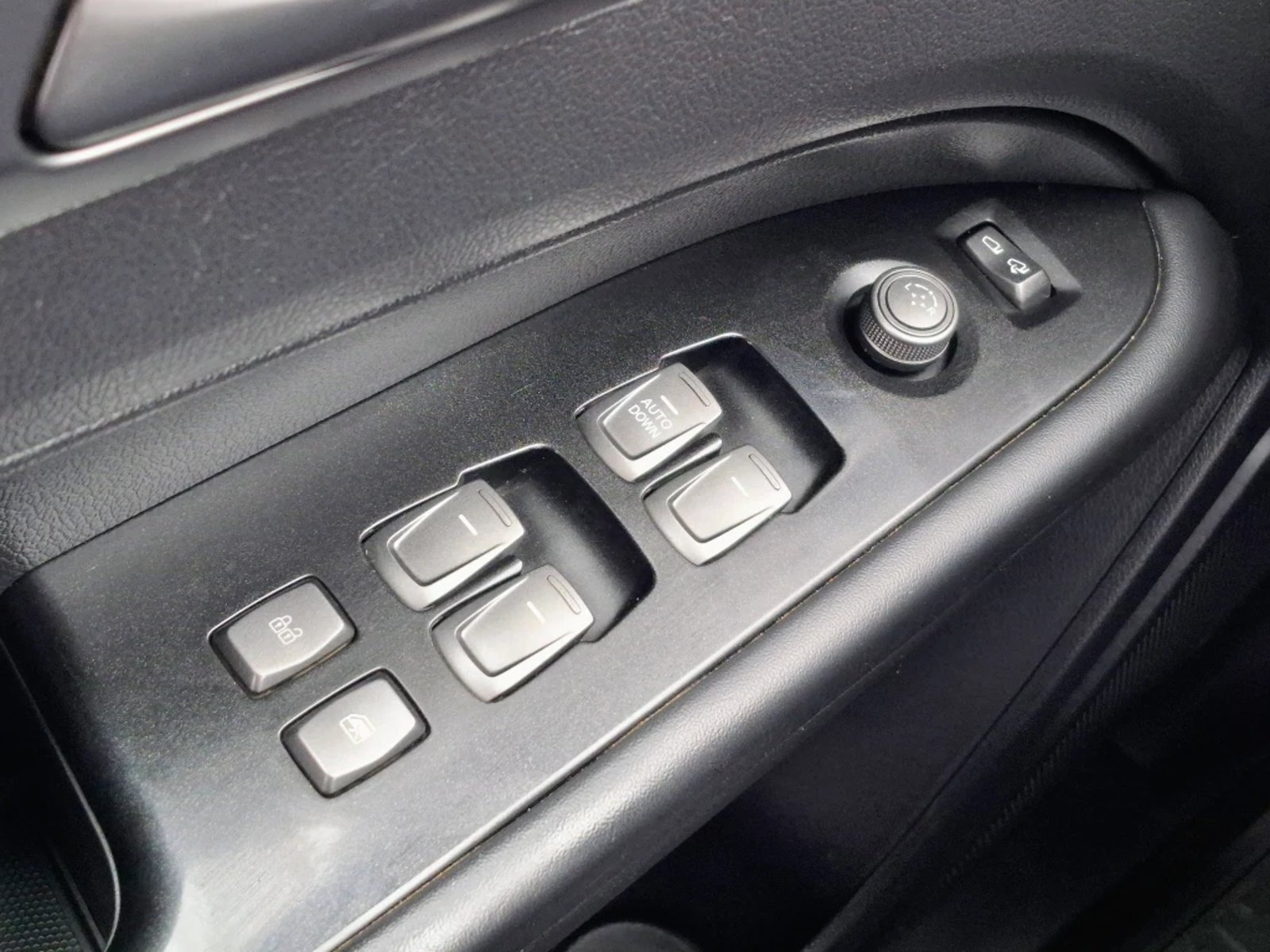 SSANGYONG GRAND MUSSO 2023 - Imagen 12 de 20