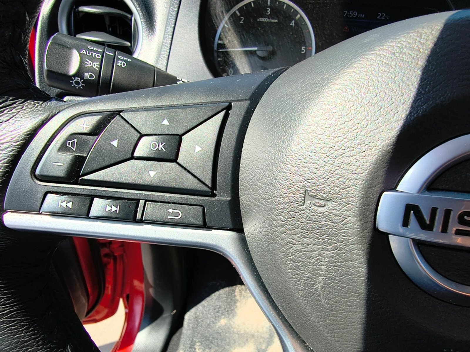 NISSAN NAVARA 2022 - Imagen 19 de 20