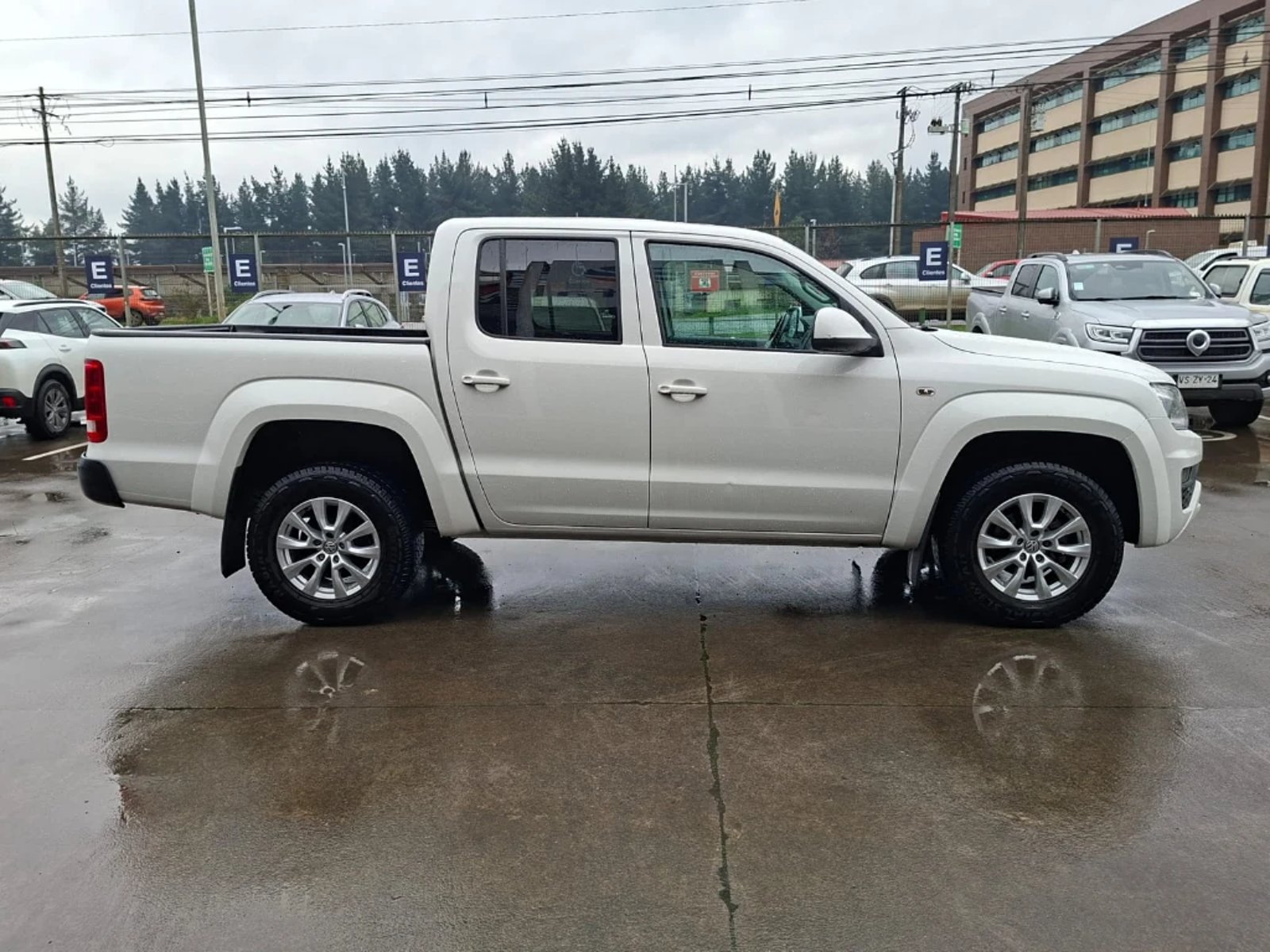 Volkswagen Amarok 2023 - Imagen 4 de 20