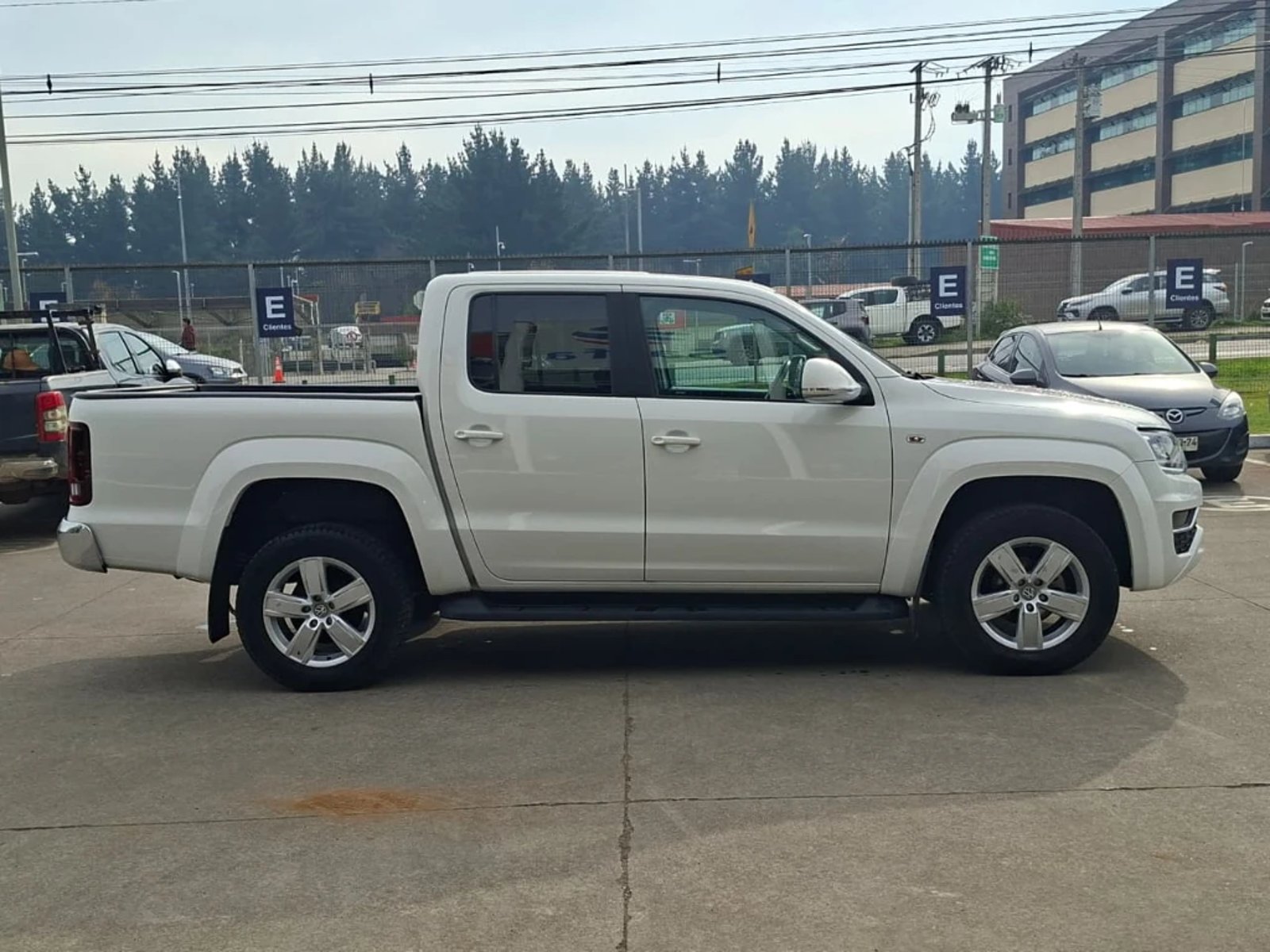 VOLKSWAGEN AMAROK 2023 - Imagen 4 de 20