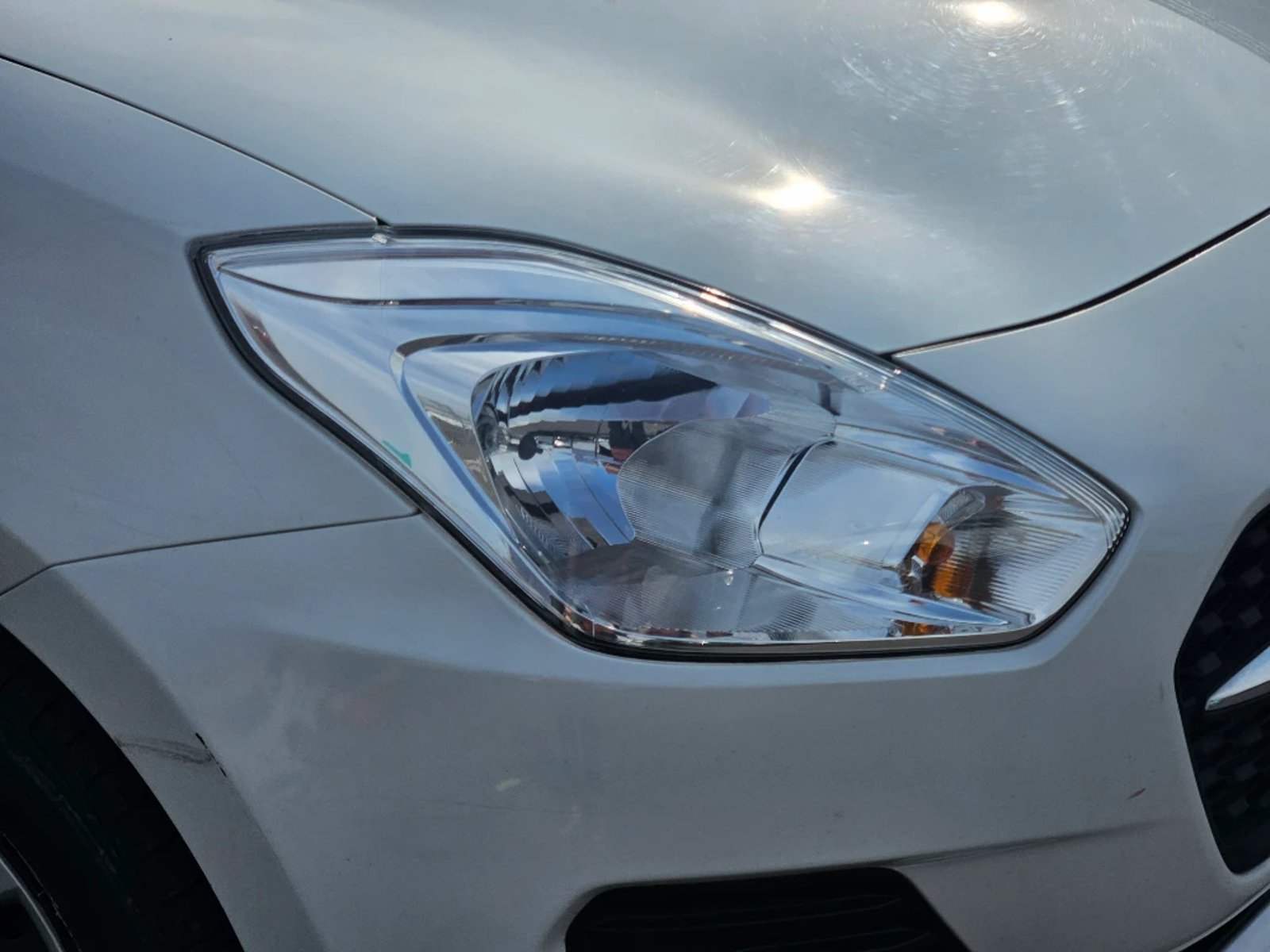 SUZUKI SWIFT 2023 - Imagen 10 de 20