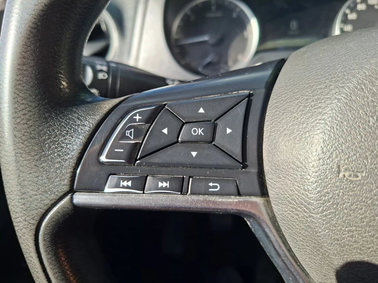 NISSAN NAVARA 2023 - Imagen 17 de 20