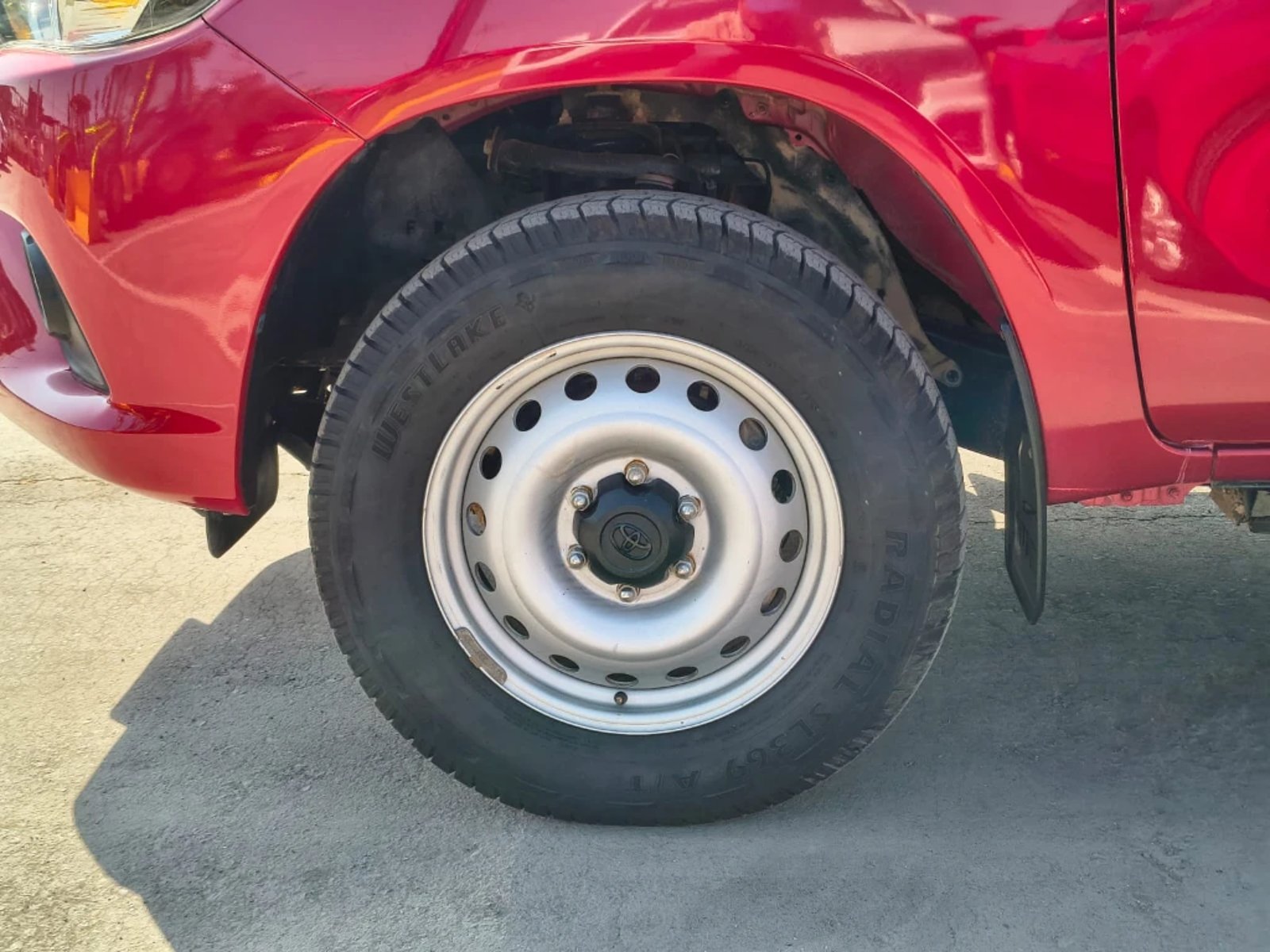 TOYOTA HILUX 2022 - Imagen 10 de 20