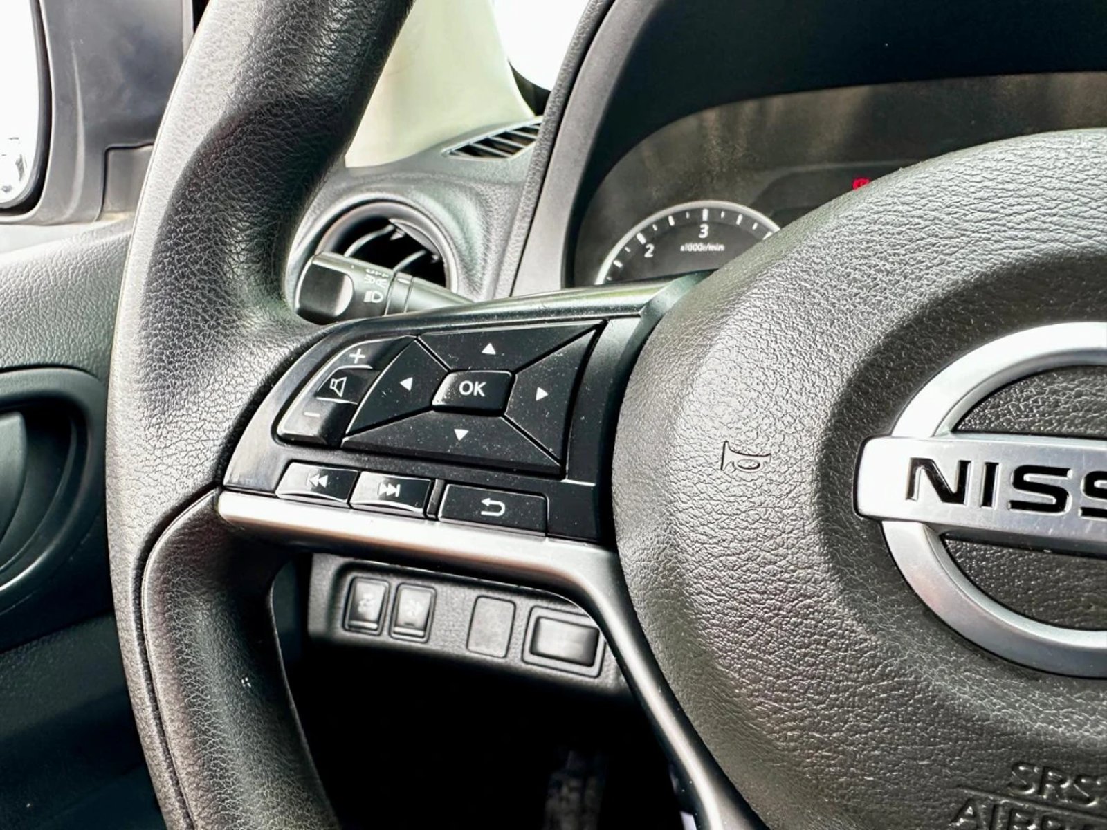 NISSAN NAVARA 2023 - Imagen 18 de 20