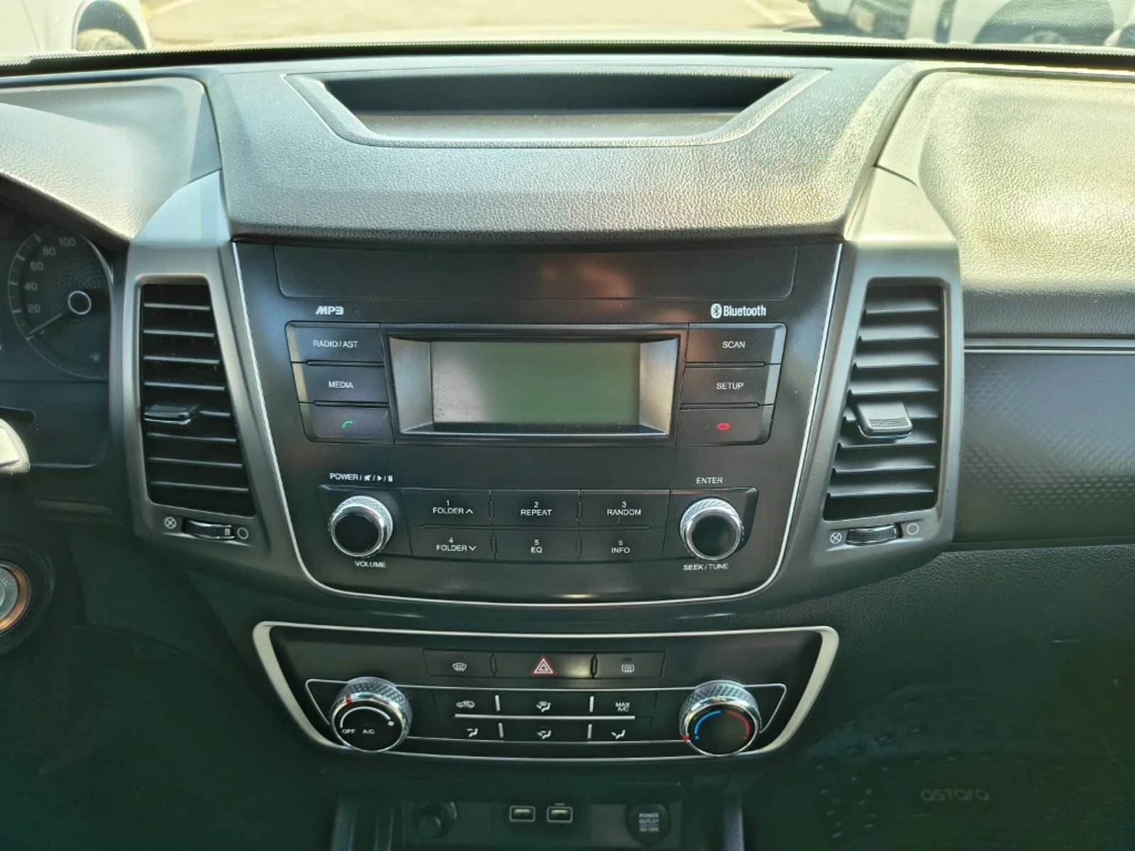 SsangYong Grand musso 2023 - Imagen 17 de 20