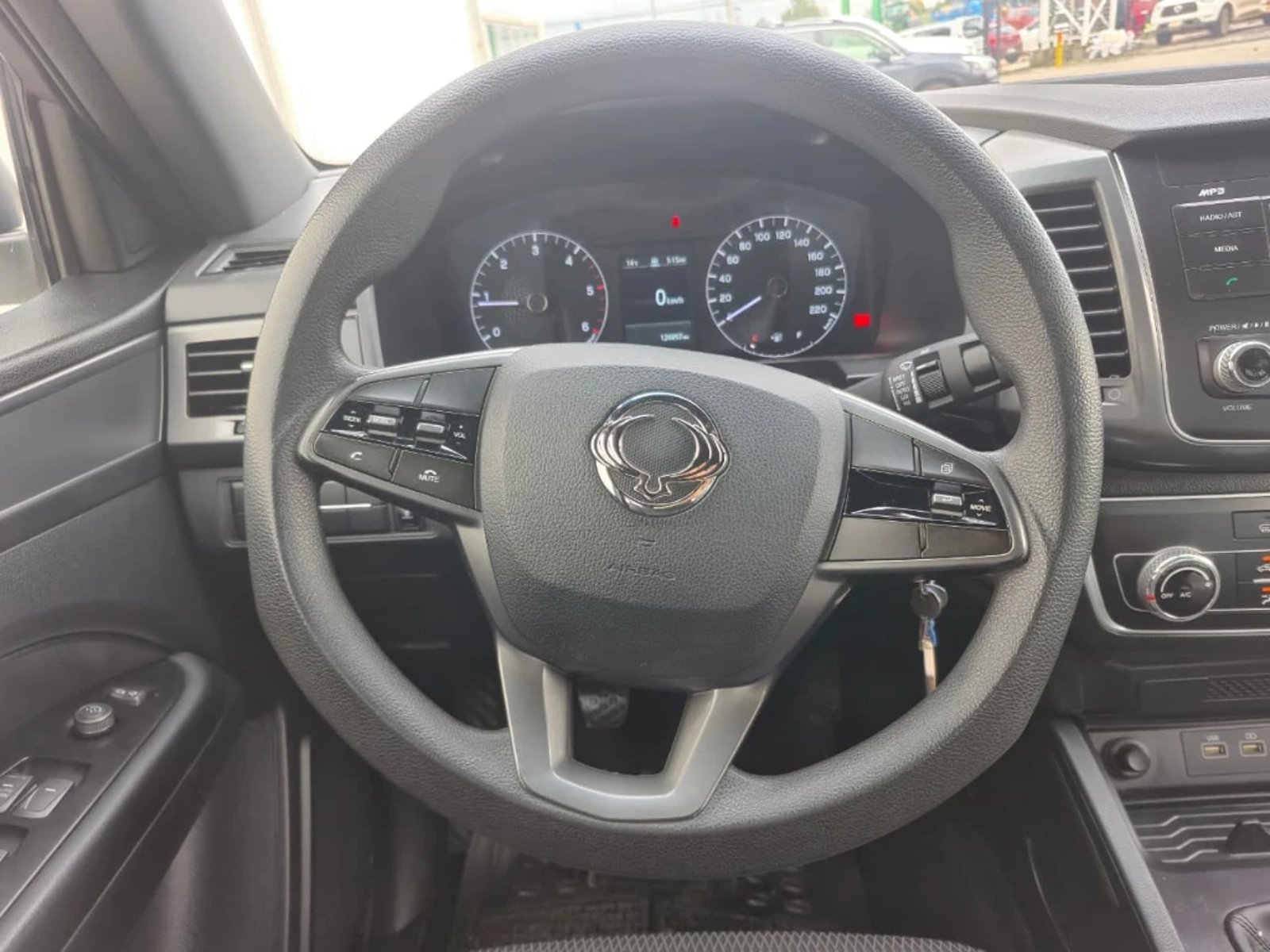 SsangYong Grand musso 2024 - Imagen 17 de 20