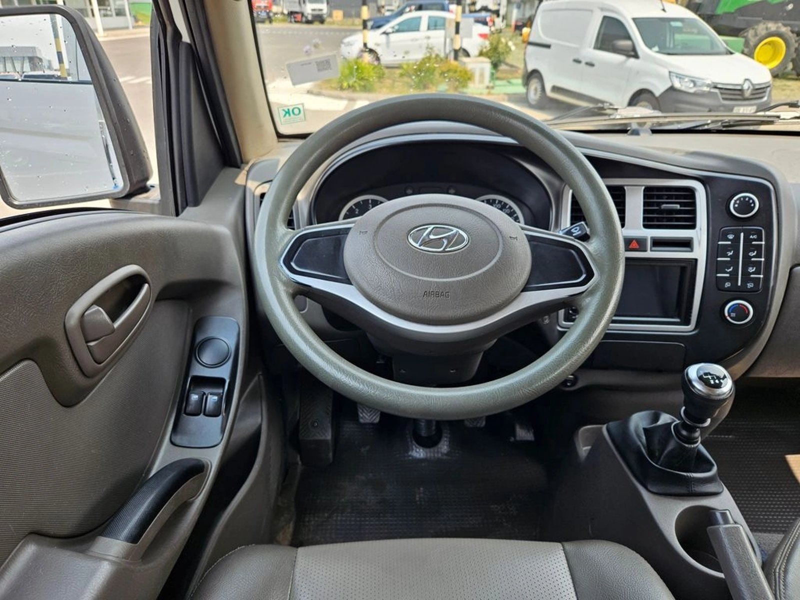 HYUNDAI PORTER 2023 - Imagen 16 de 20