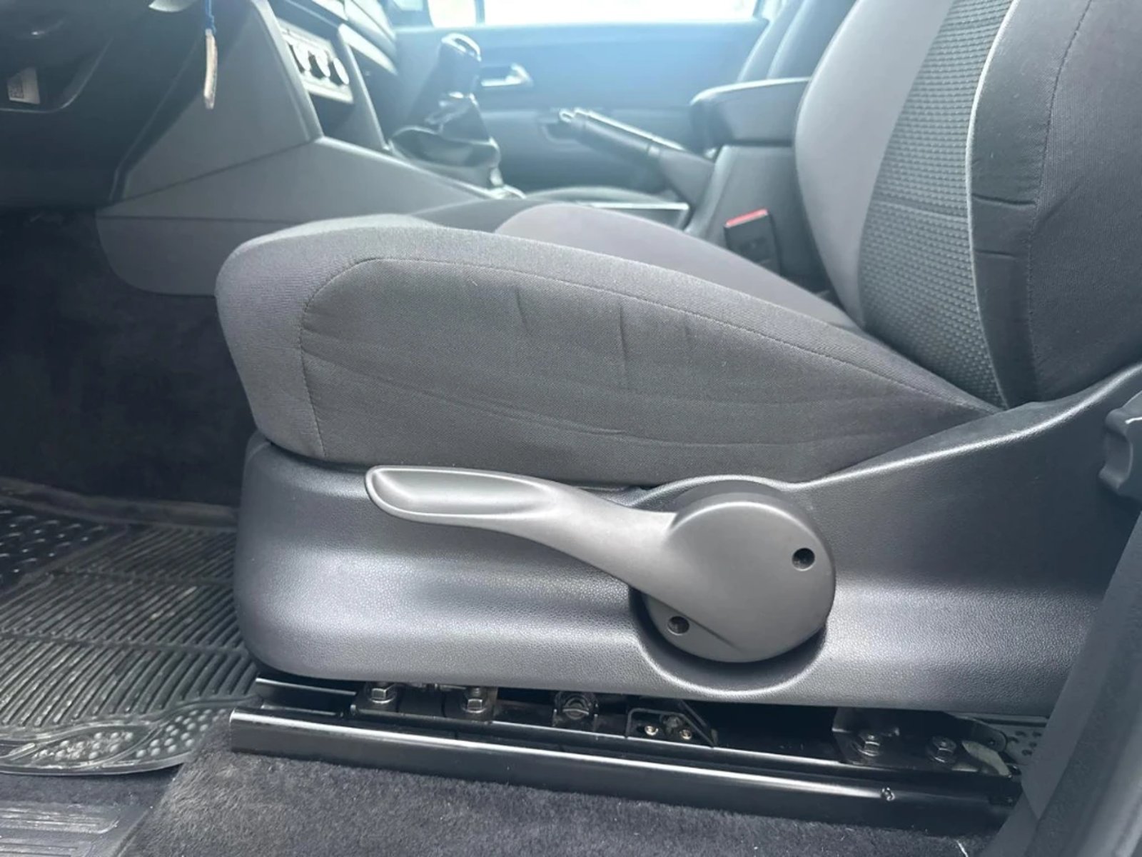 VOLKSWAGEN AMAROK 2023 - Imagen 14 de 20