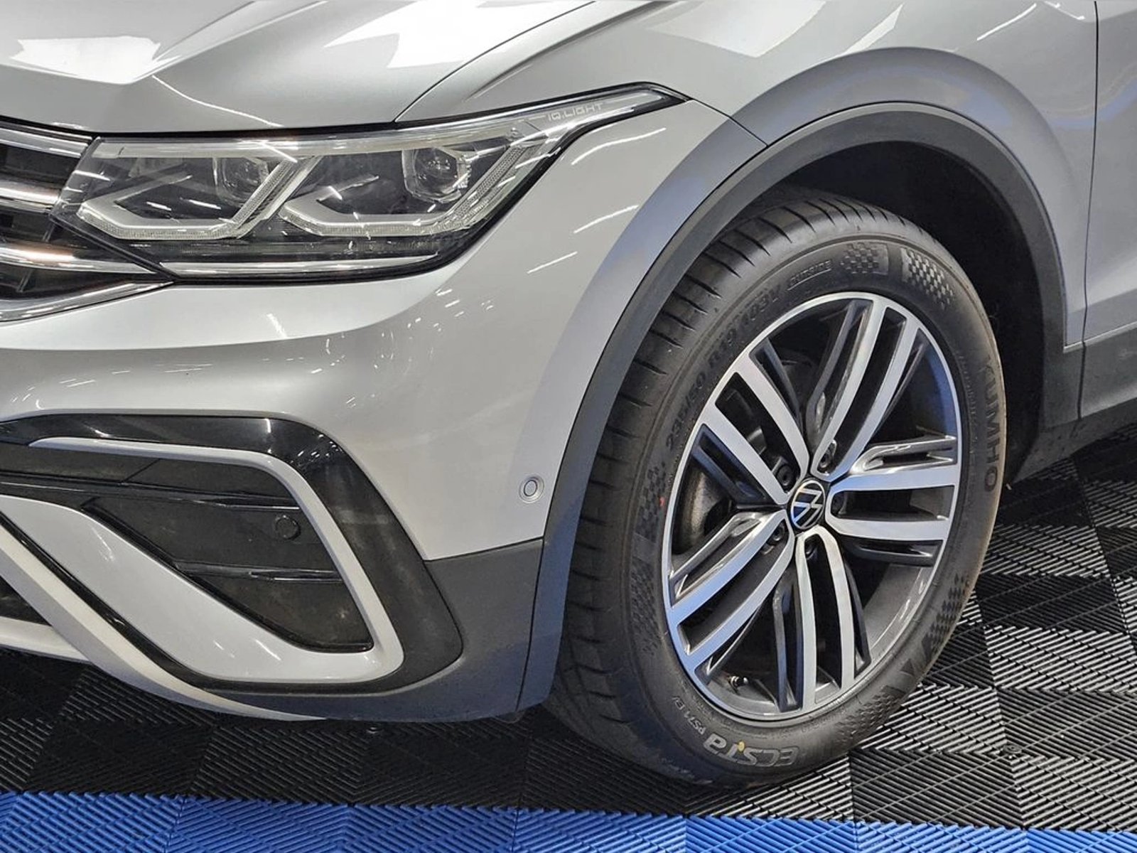 VOLKSWAGEN TIGUAN 2023 - Imagen 10 de 20