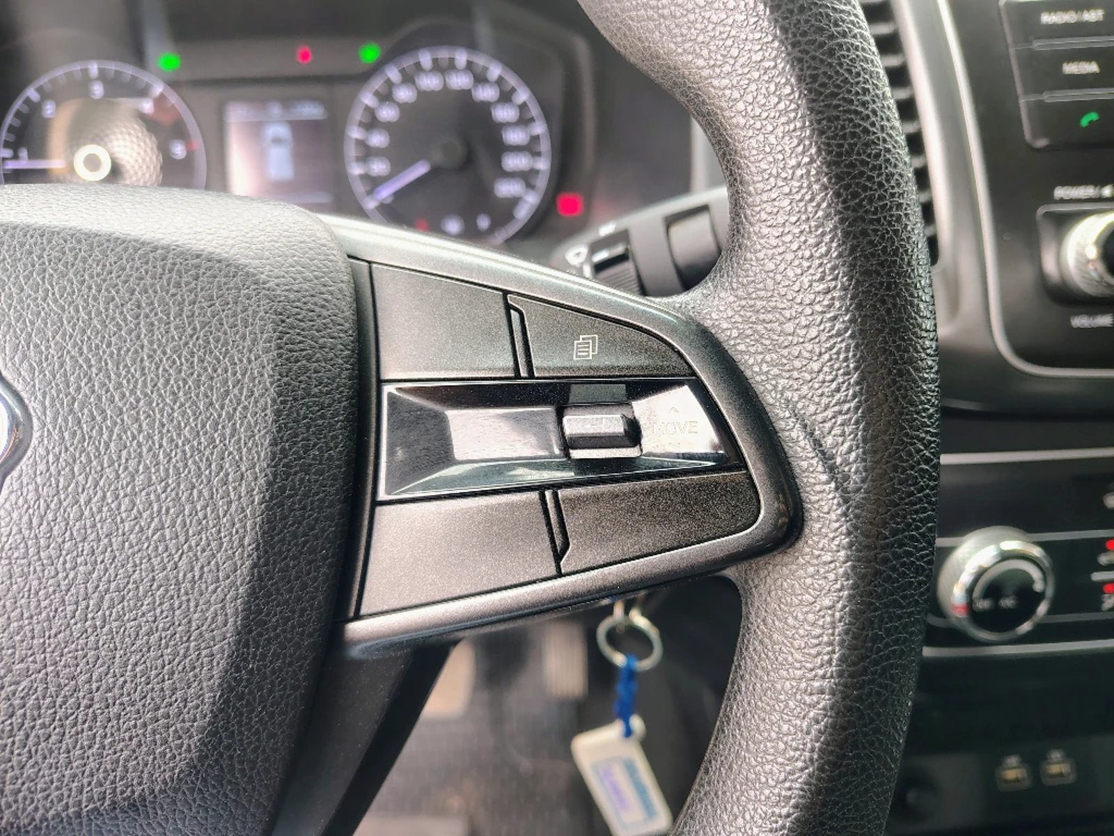 SSANGYONG GRAND MUSSO 2023 - Imagen 17 de 20