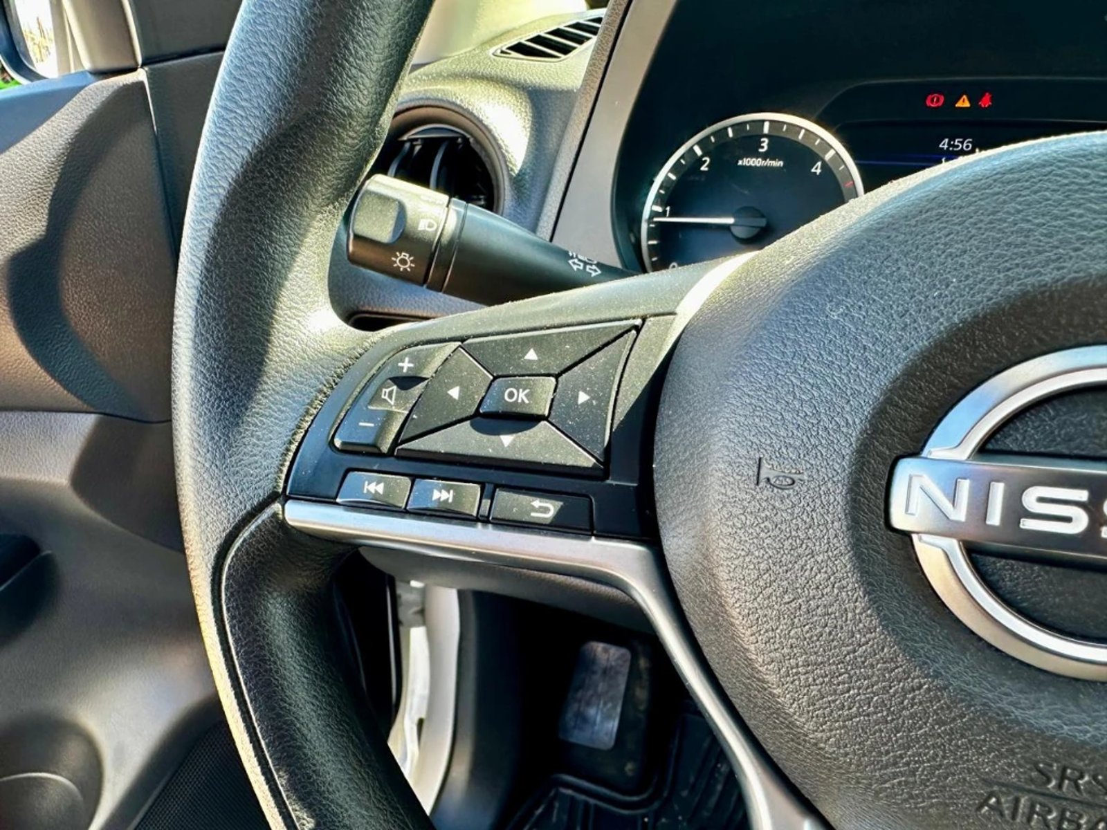 NISSAN NAVARA 2023 - Imagen 17 de 20