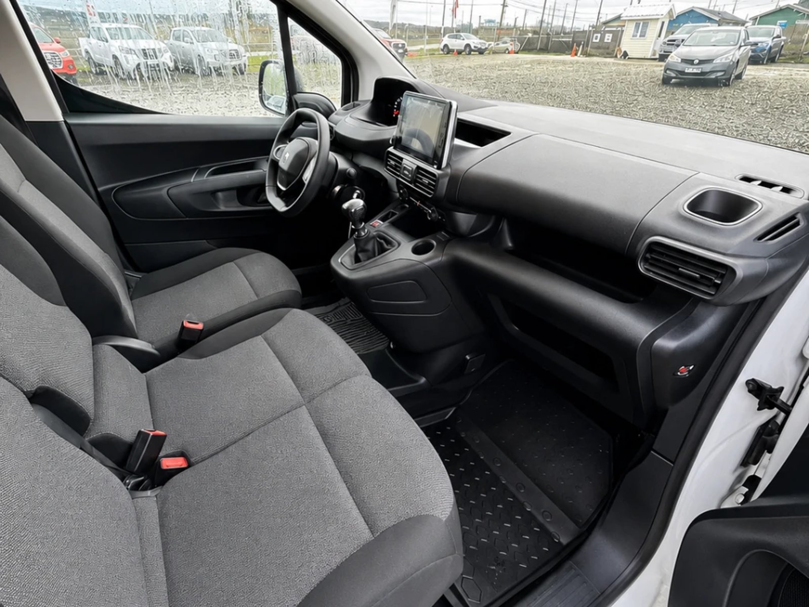 Peugeot Partner 2024 - Imagen 12 de 18