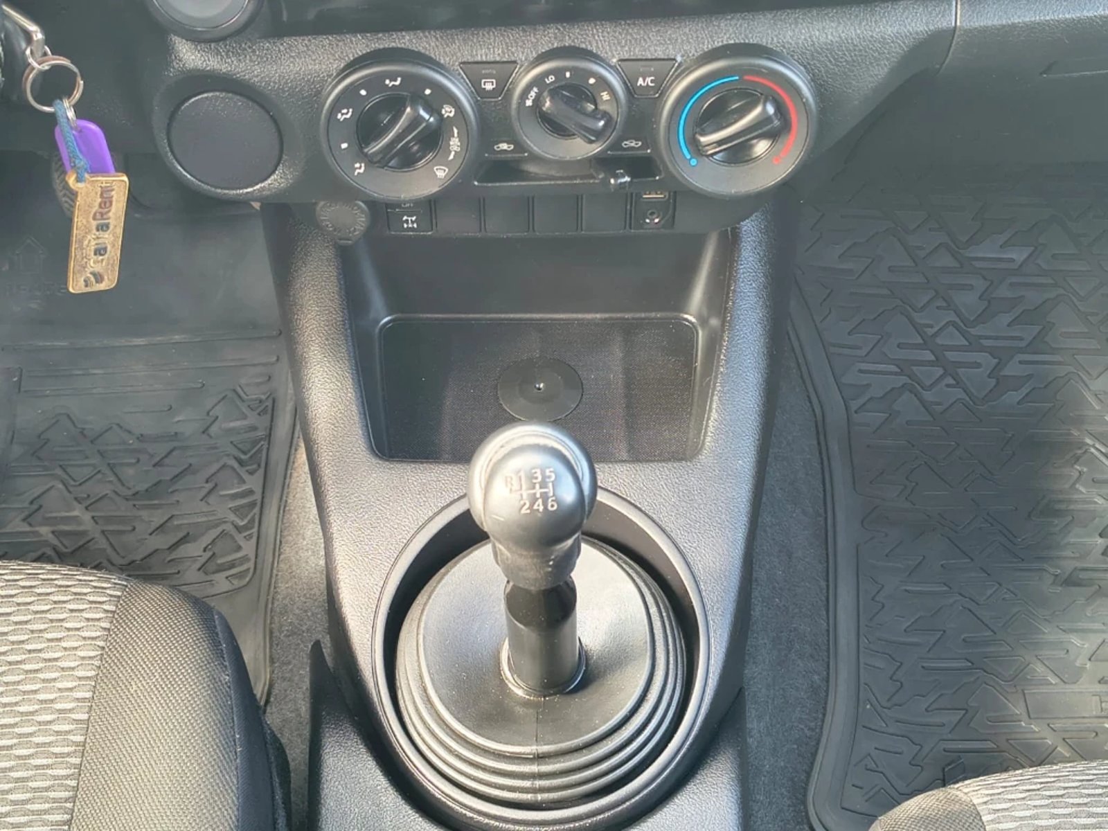 Toyota Hilux 2023 - Imagen 17 de 20