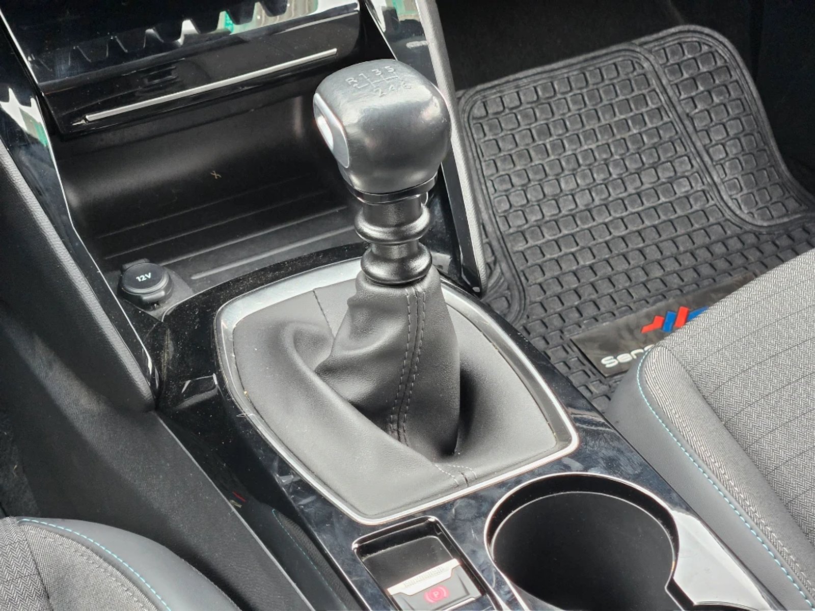 PEUGEOT 208 2023 - Imagen 13 de 20