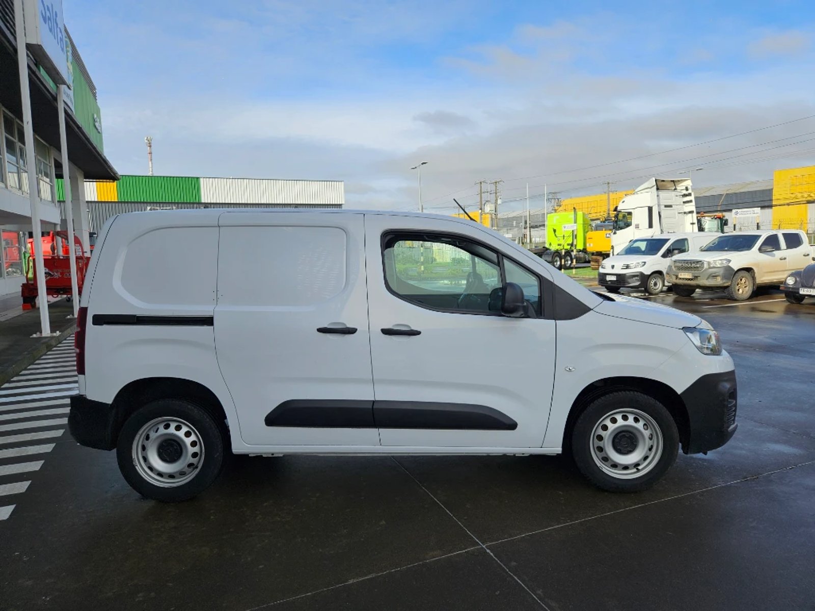 Citroën Berlingo 2024 - Imagen 4 de 20