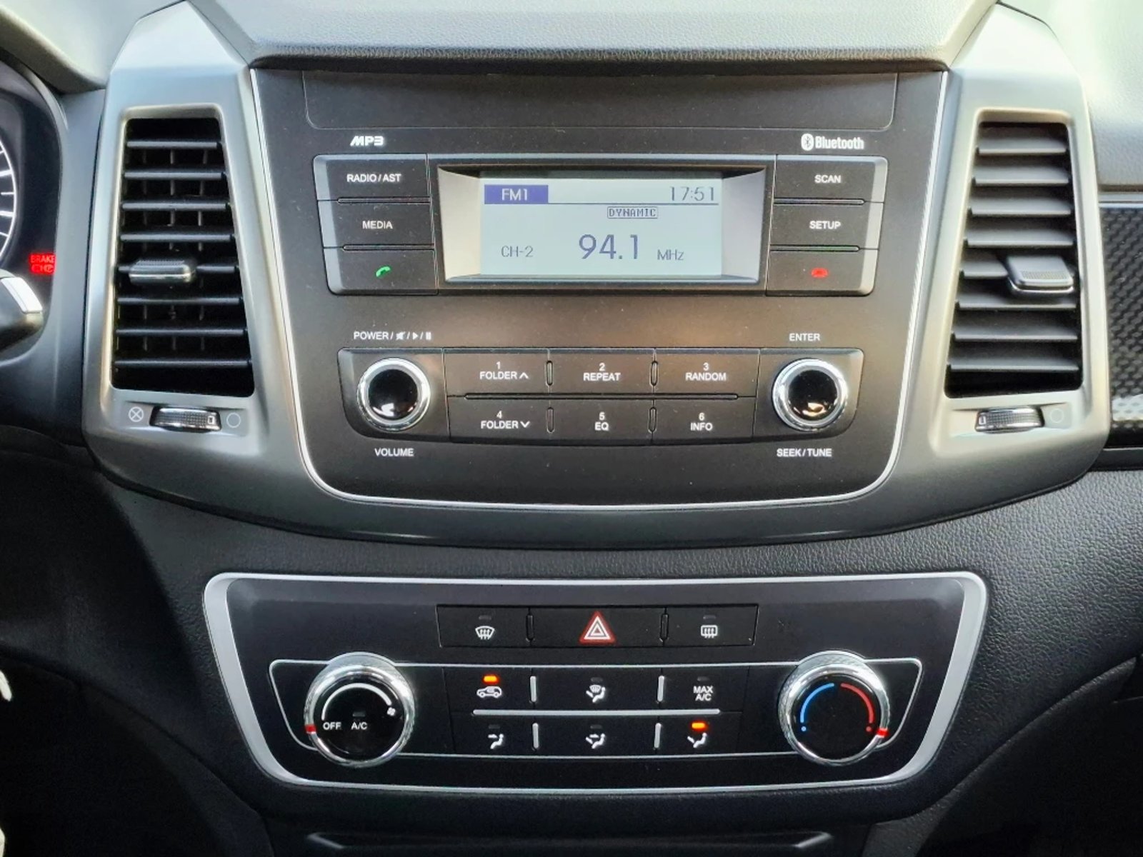 SsangYong Grand musso 2023 - Imagen 18 de 20