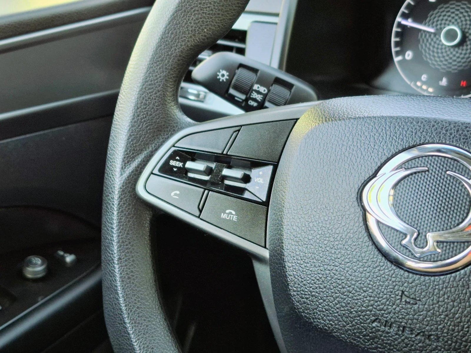 SSANGYONG GRAND MUSSO 2024 - Imagen 16 de 20