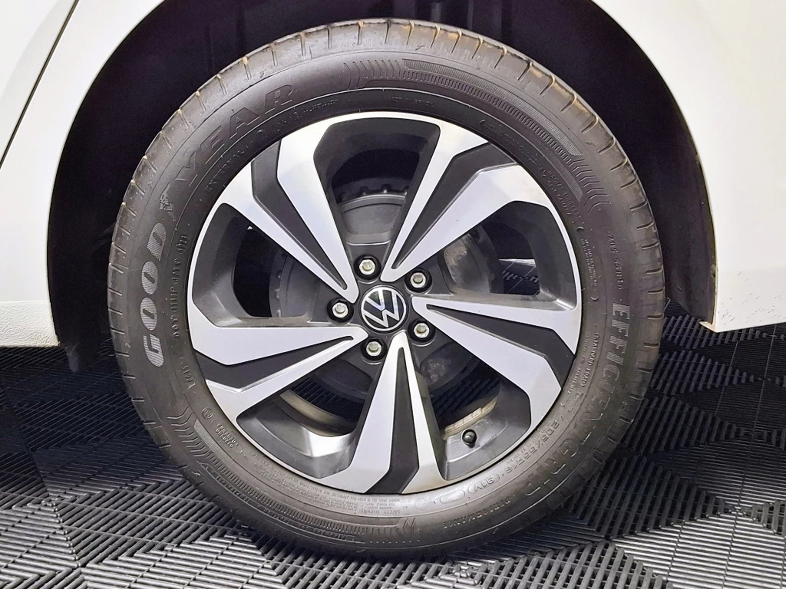 VOLKSWAGEN VIRTUS 2024 - Imagen 9 de 20