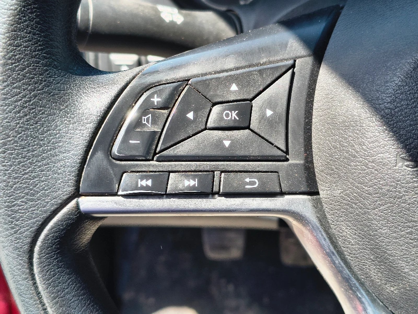 NISSAN NAVARA 2023 - Imagen 15 de 20