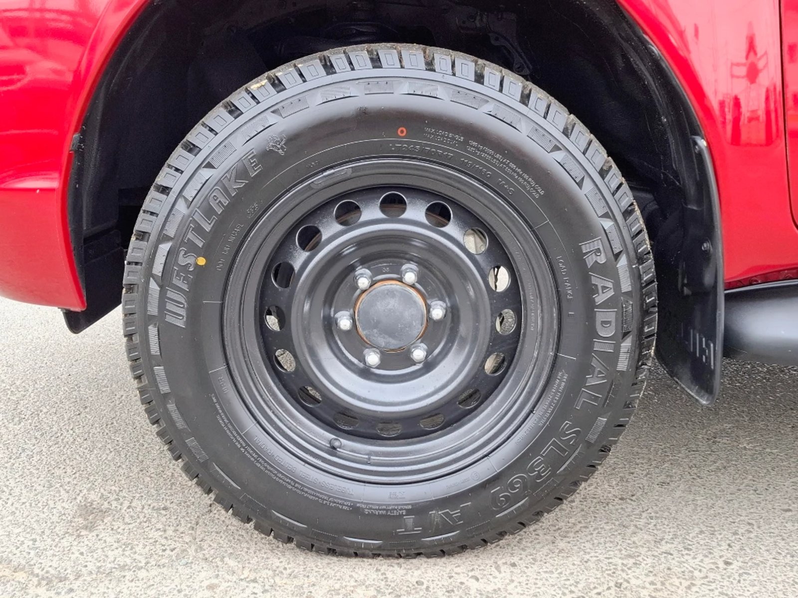 TOYOTA HILUX 2023 - Imagen 10 de 20