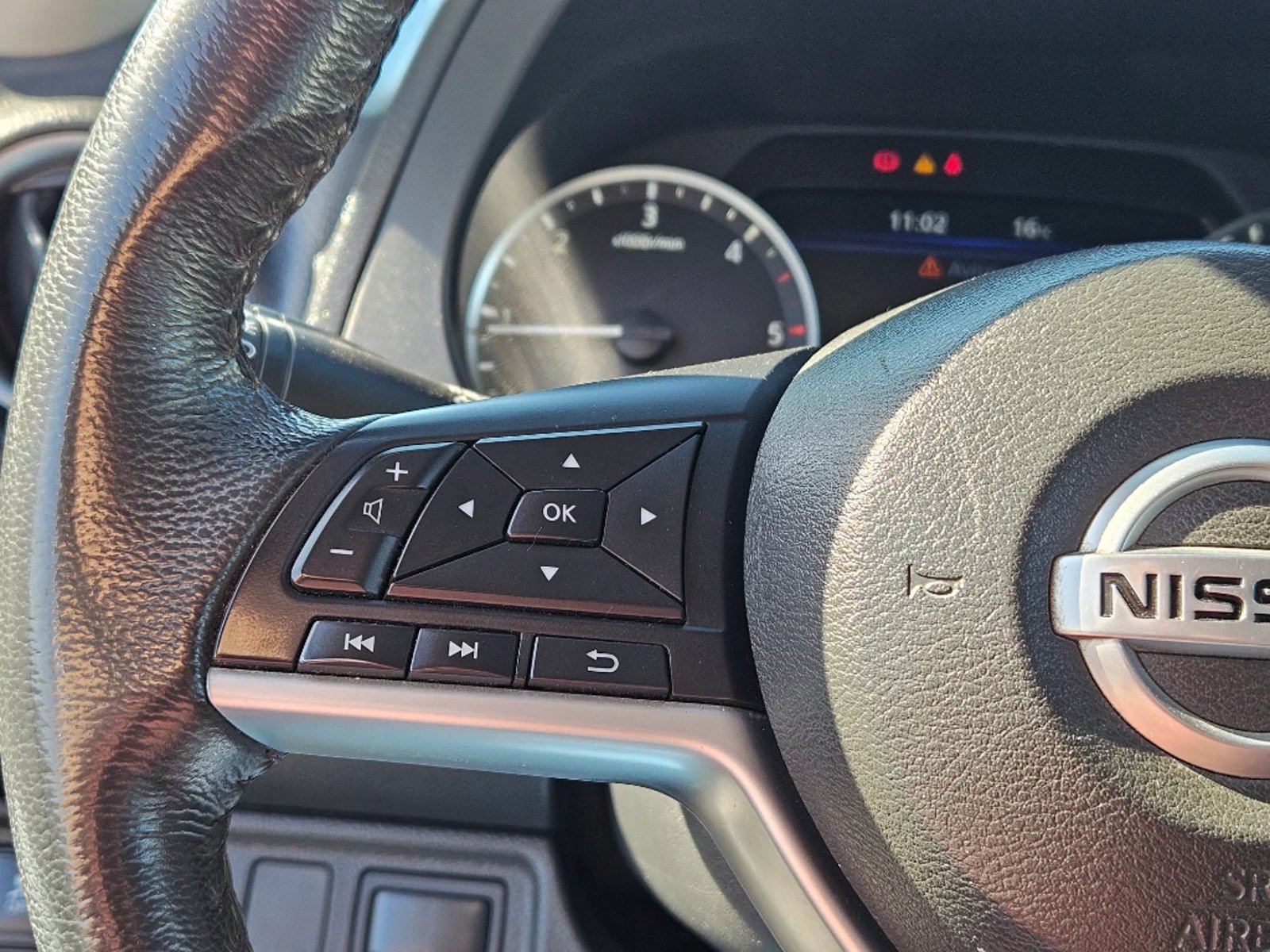 NISSAN NAVARA 2023 - Imagen 15 de 20