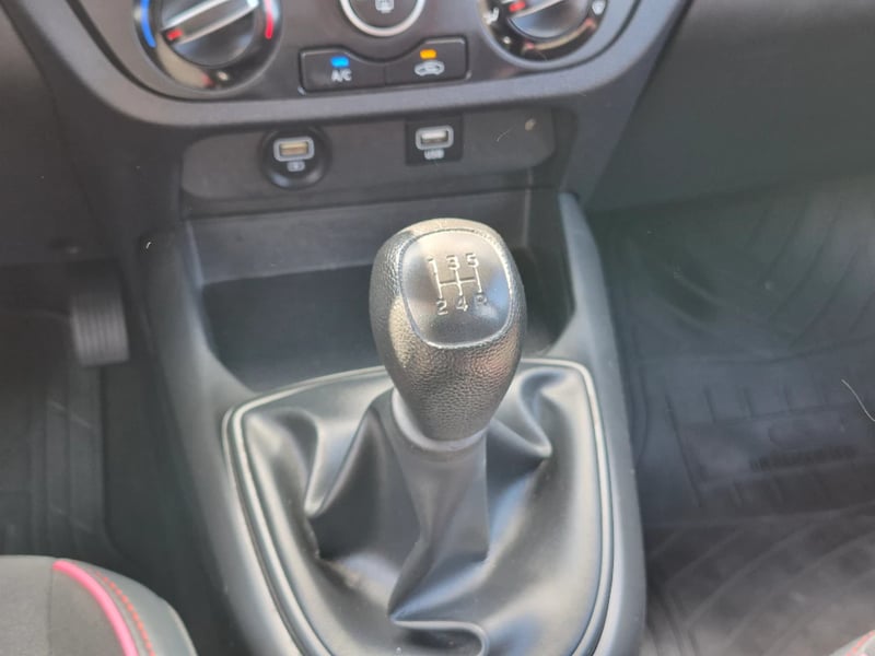 Hyundai Grand i10 2023 - Imagen 19 de 20