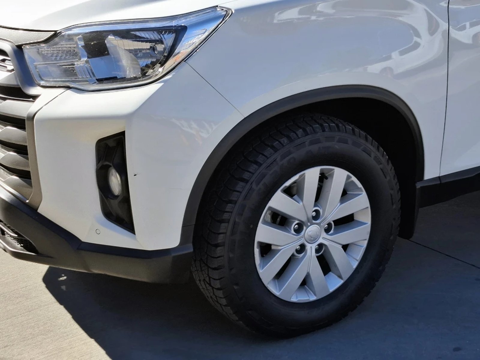 SSANGYONG GRAND MUSSO 2023 - Imagen 8 de 20