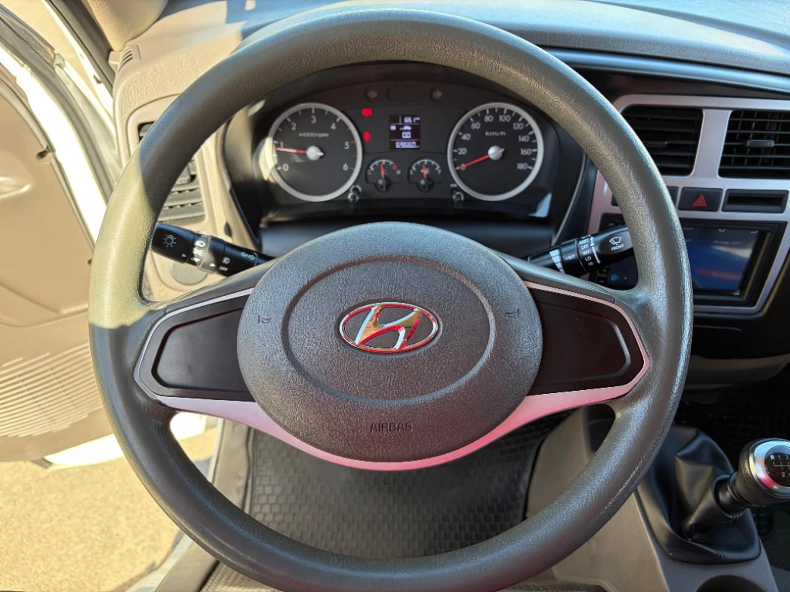HYUNDAI PORTER 2023 - Imagen 18 de 20