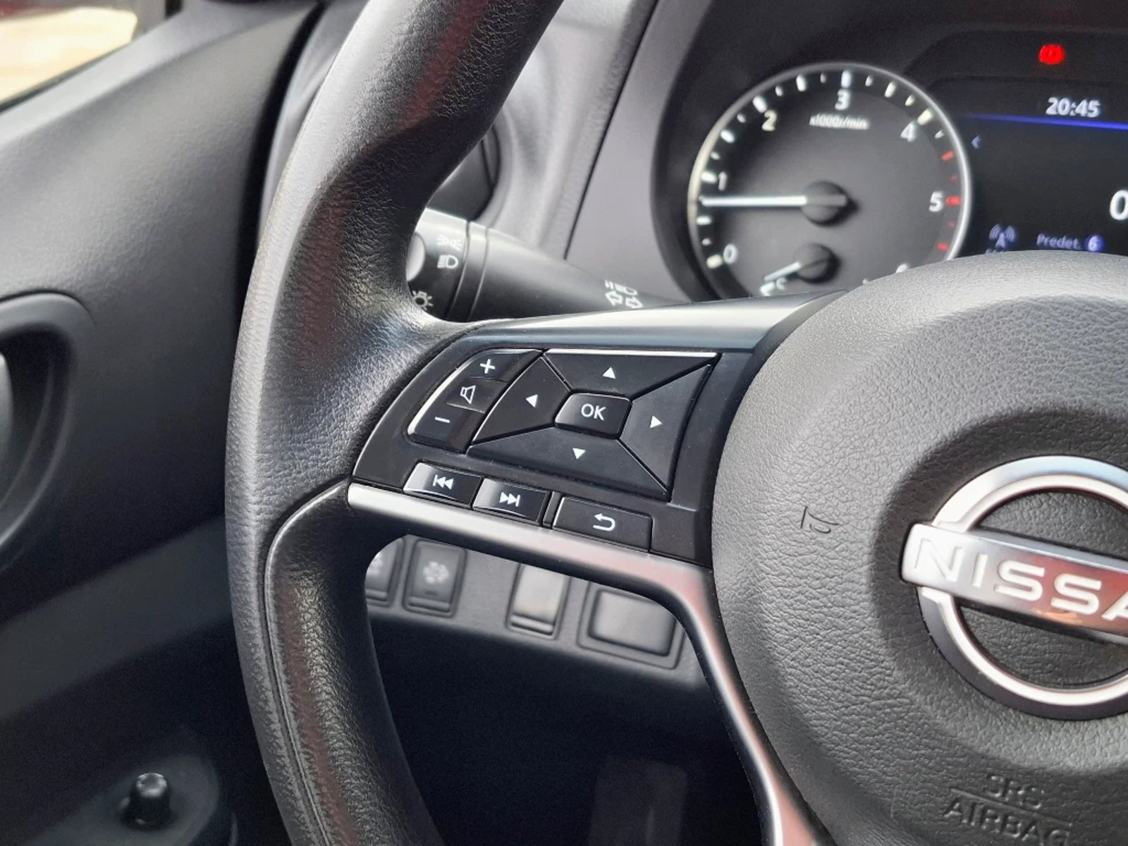 NISSAN NAVARA 2023 - Imagen 14 de 20