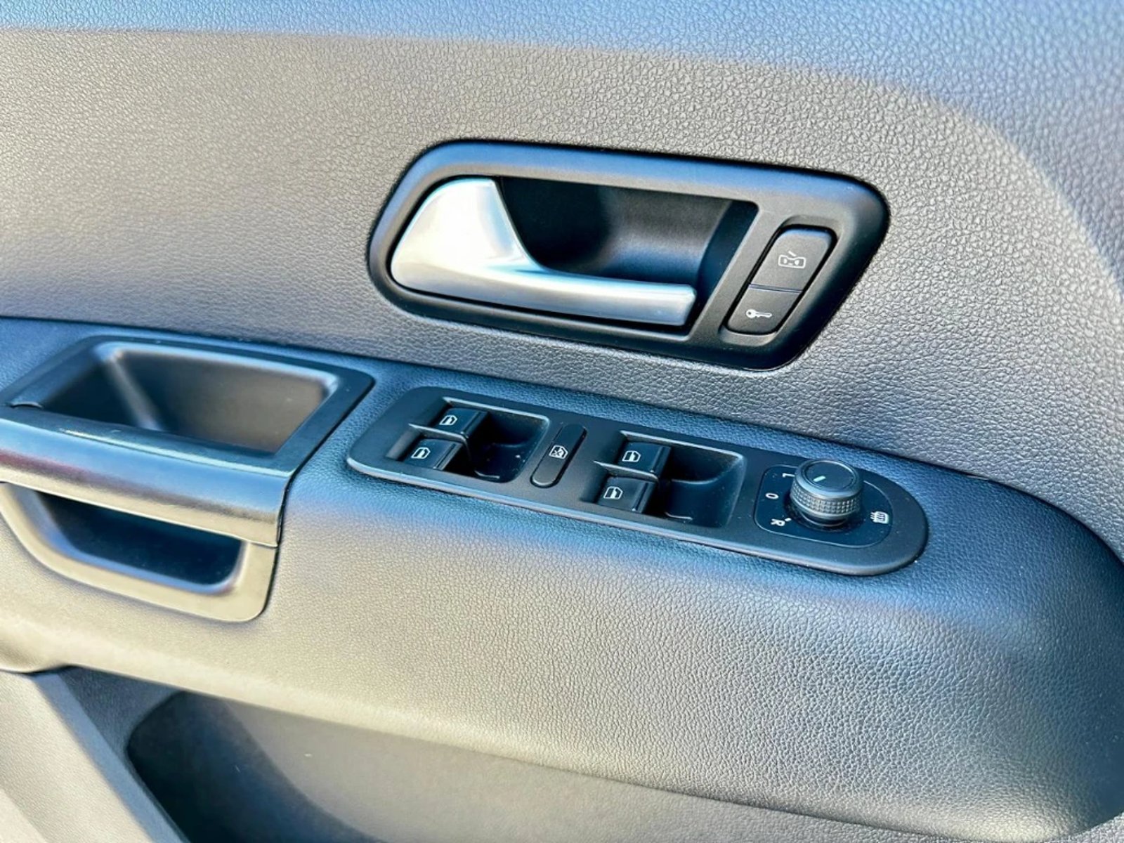 VOLKSWAGEN AMAROK 2022 - Imagen 15 de 20
