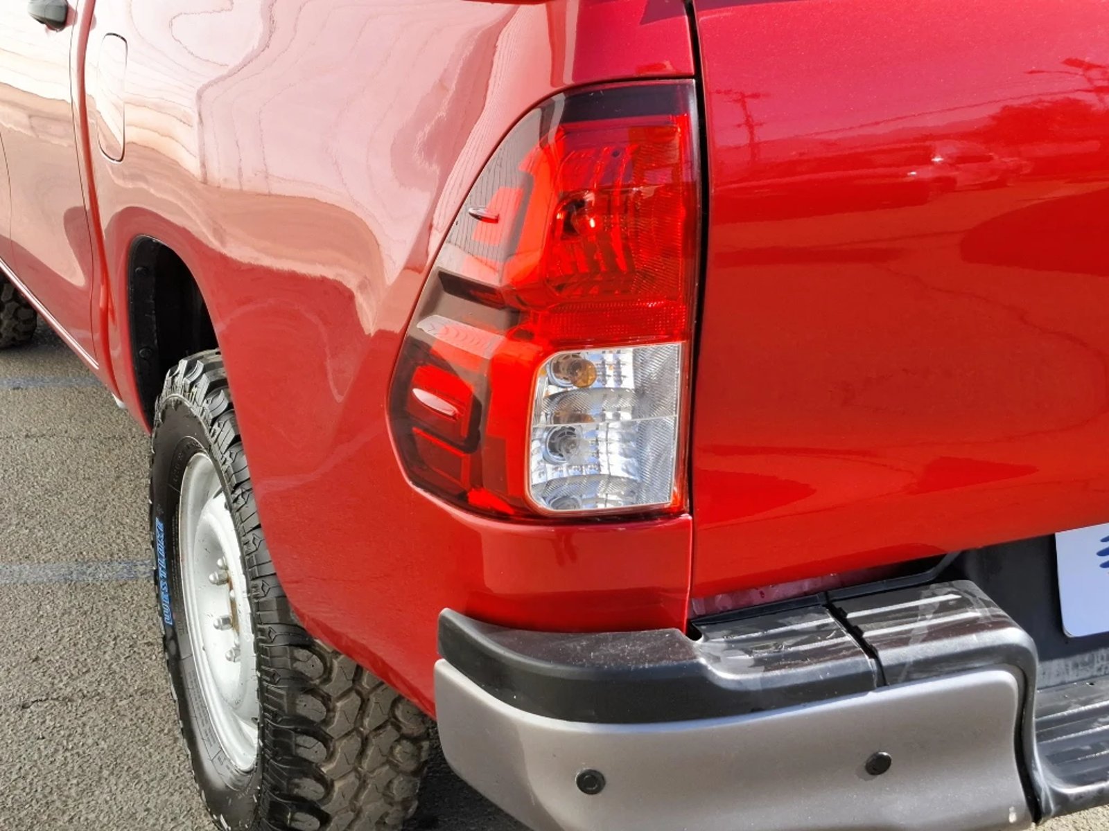 TOYOTA HILUX 2023 - Imagen 9 de 20