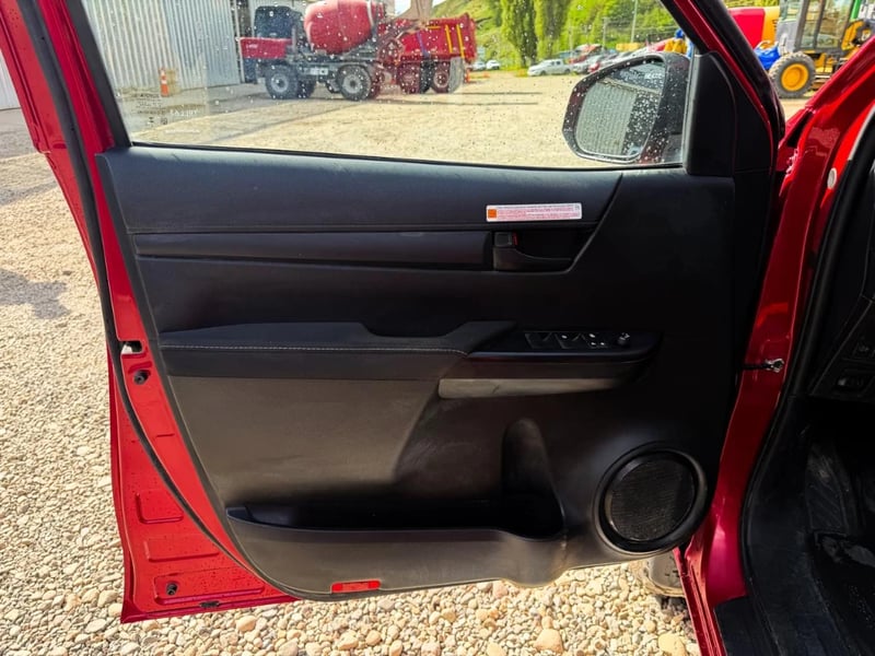 Toyota Hilux 2024 - Imagen 9 de 19
