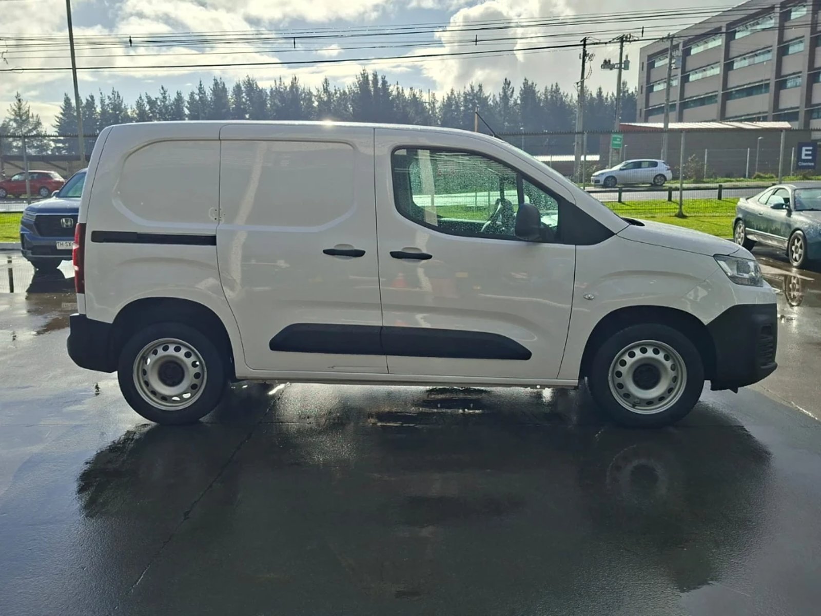 Citroën Berlingo 2024 - Imagen 4 de 20