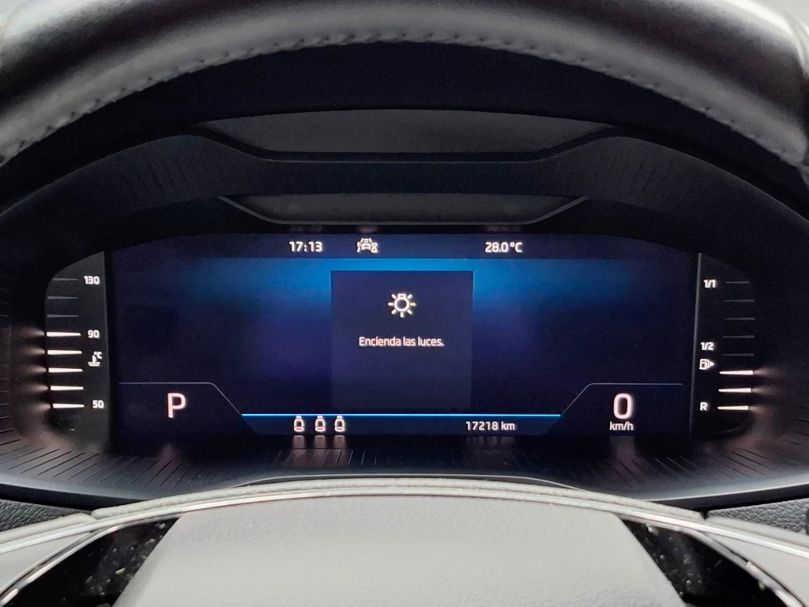 SKODA KAROQ 2024 - Imagen 17 de 20