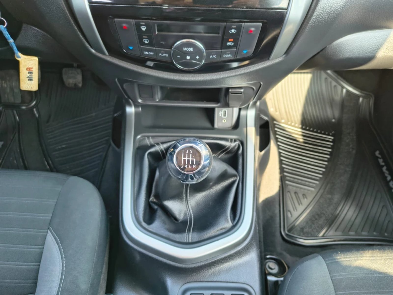 NISSAN NAVARA 2022 - Imagen 17 de 20