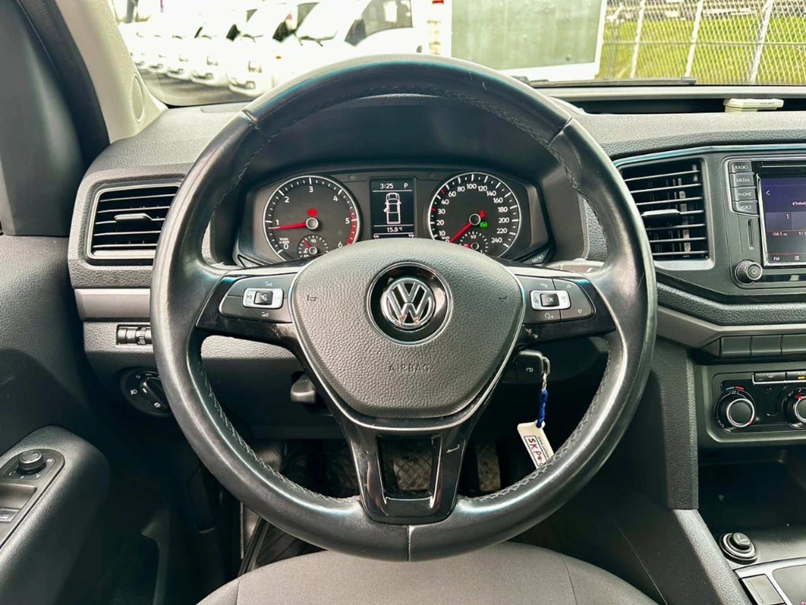 VOLKSWAGEN AMAROK 2023 - Imagen 17 de 20