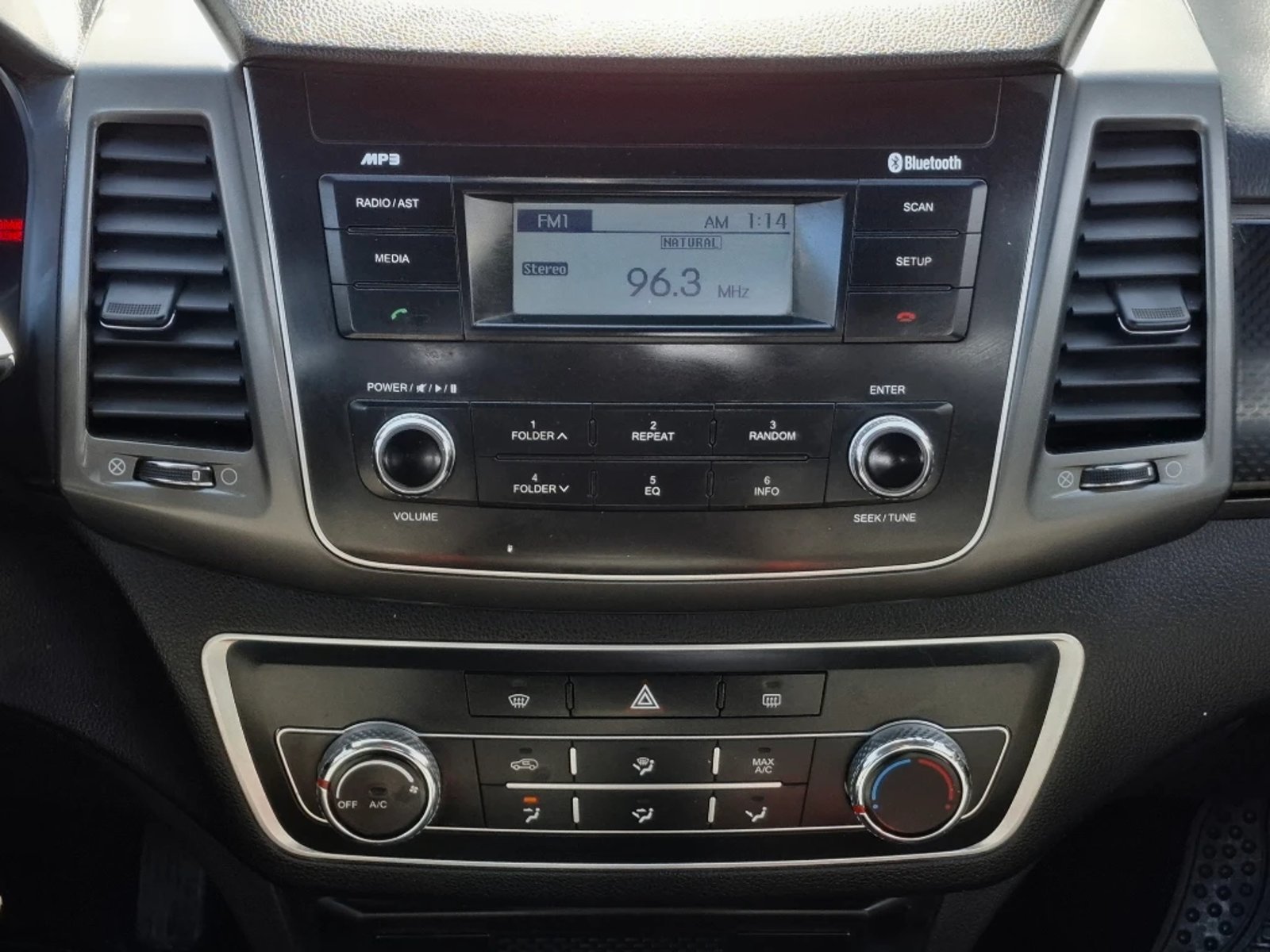SsangYong Grand musso 2023 - Imagen 16 de 20