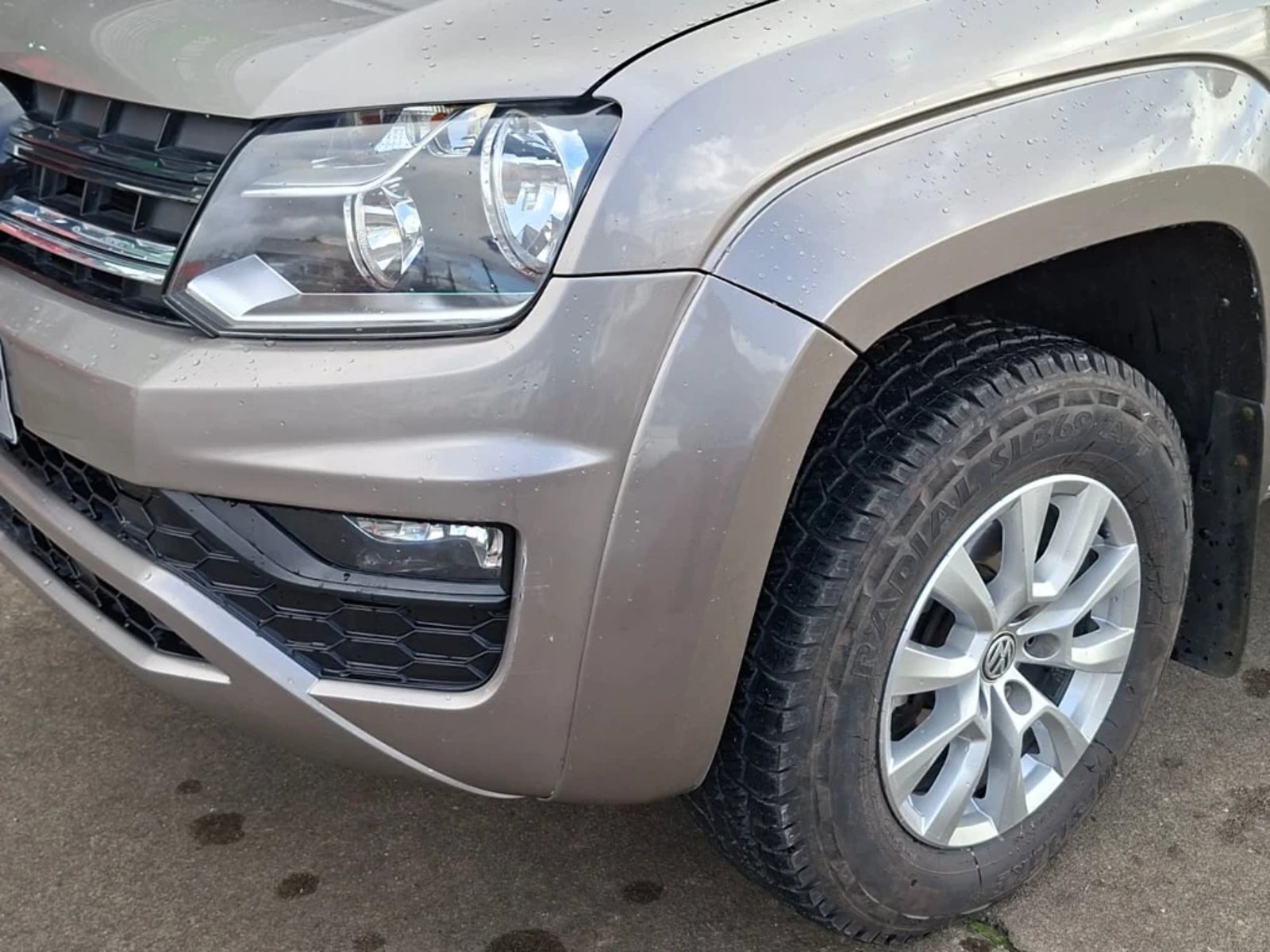 VOLKSWAGEN AMAROK 2023 - Imagen 12 de 20